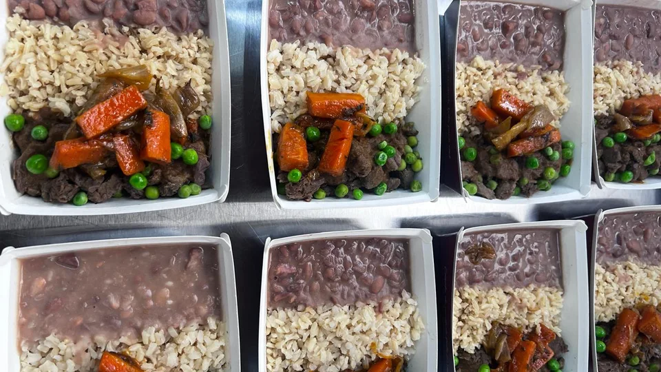 Picadinho de carne com ervilhas